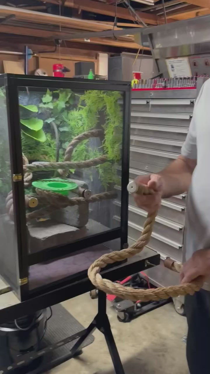 Magnetic Jungle Rope with Feeding dish and deck